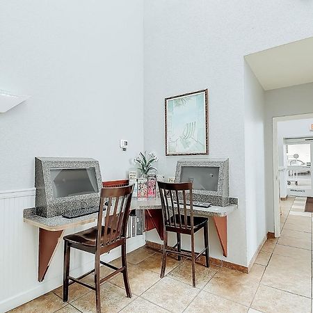 Ocean Front Comfy Condo W/Kitchen, Sleeps 4, Snowbird Paradise شاطئ ميرتل المظهر الخارجي الصورة
