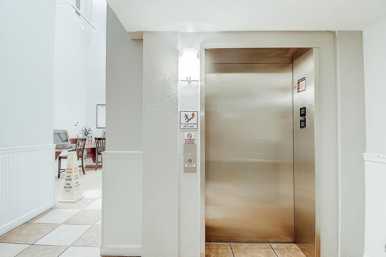 Ocean Front Comfy Condo W/Kitchen, Sleeps 4, Snowbird Paradise شاطئ ميرتل المظهر الخارجي الصورة
