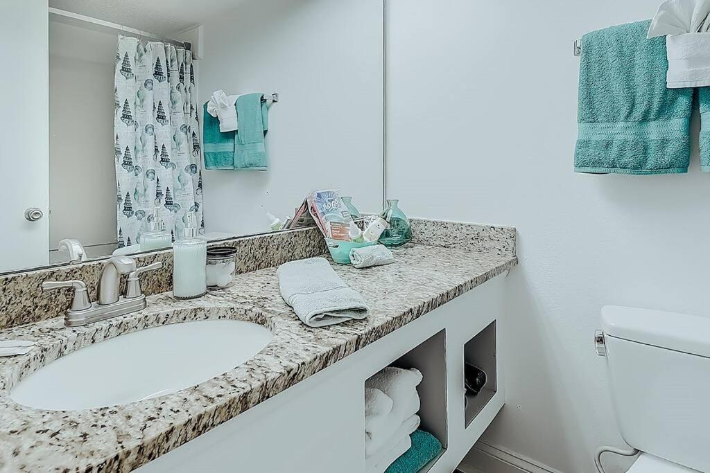 Ocean Front Comfy Condo W/Kitchen, Sleeps 4, Snowbird Paradise شاطئ ميرتل المظهر الخارجي الصورة