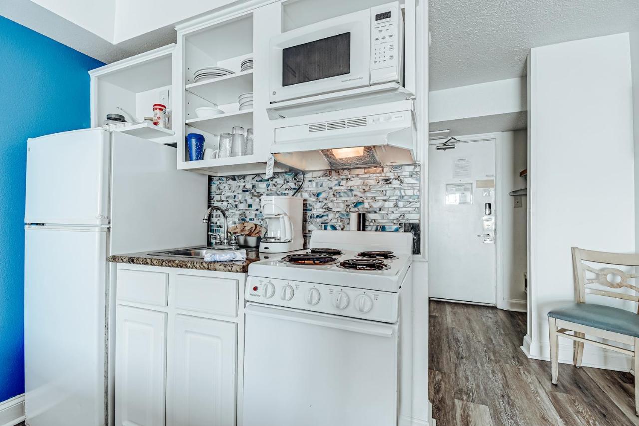 Ocean Front Comfy Condo W/Kitchen, Sleeps 4, Snowbird Paradise شاطئ ميرتل المظهر الخارجي الصورة