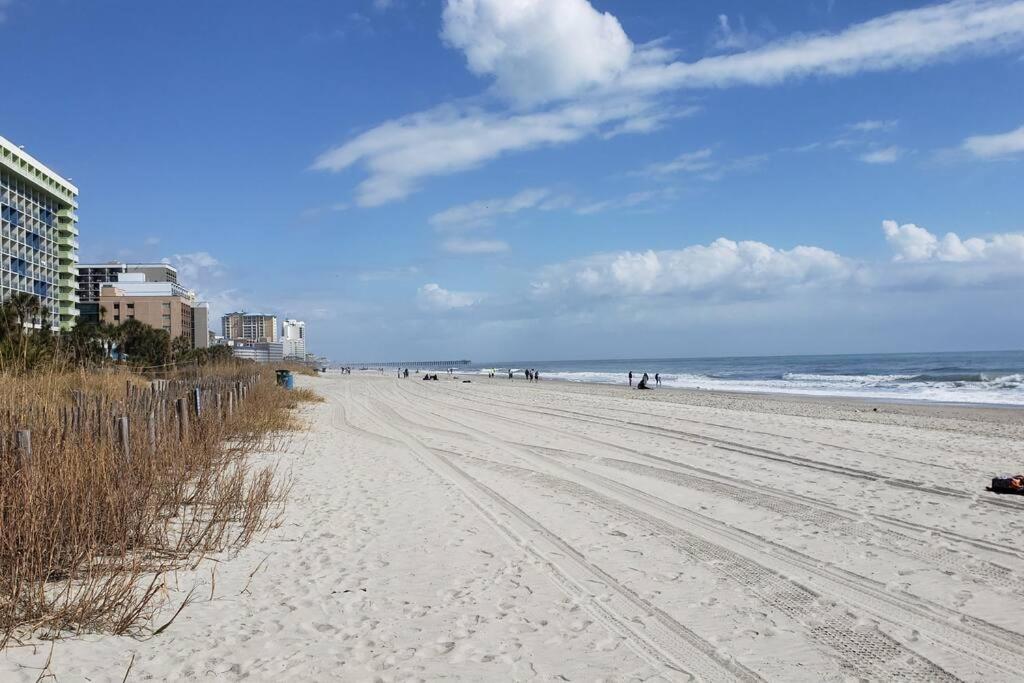 Ocean Front Comfy Condo W/Kitchen, Sleeps 4, Snowbird Paradise شاطئ ميرتل المظهر الخارجي الصورة