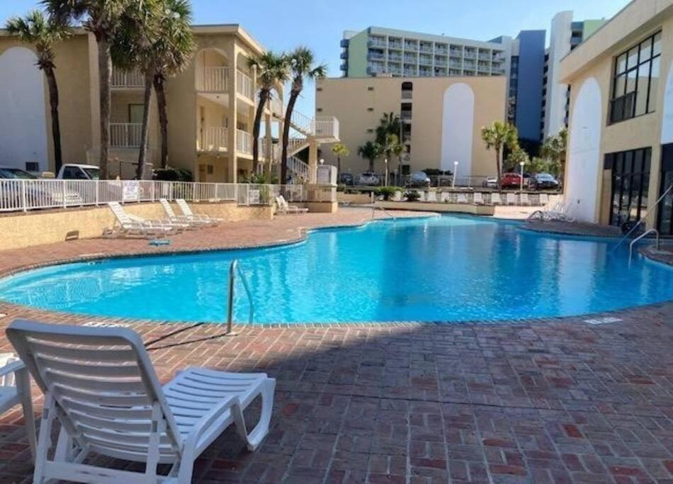 Ocean Front Comfy Condo W/Kitchen, Sleeps 4, Snowbird Paradise شاطئ ميرتل المظهر الخارجي الصورة